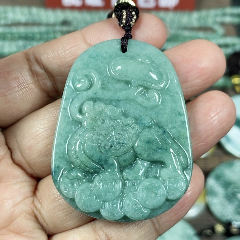 【闪购商品】翡翠颈饰未镶嵌玉吊坠翡翠玉飞天貔貅牌