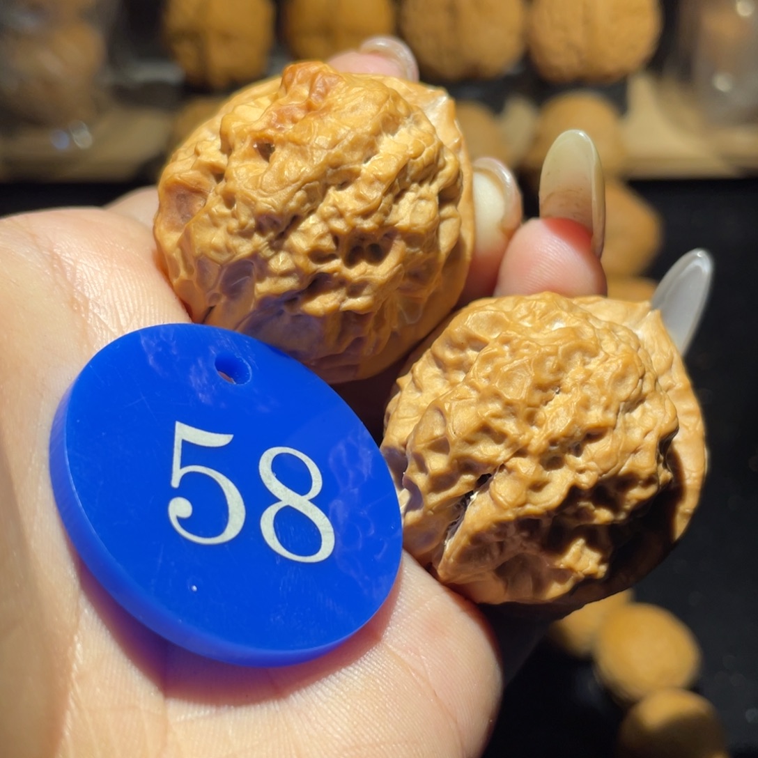 舍利39尺寸核桃。    