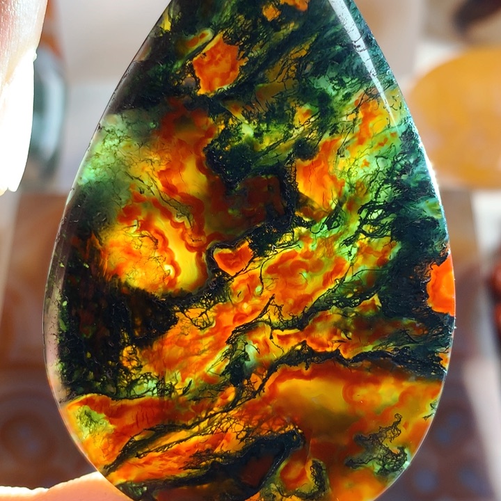 未镶嵌颈饰玛瑙/玉髓钦*