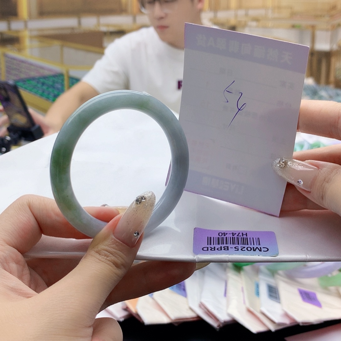 翡翠手镯未镶嵌00……