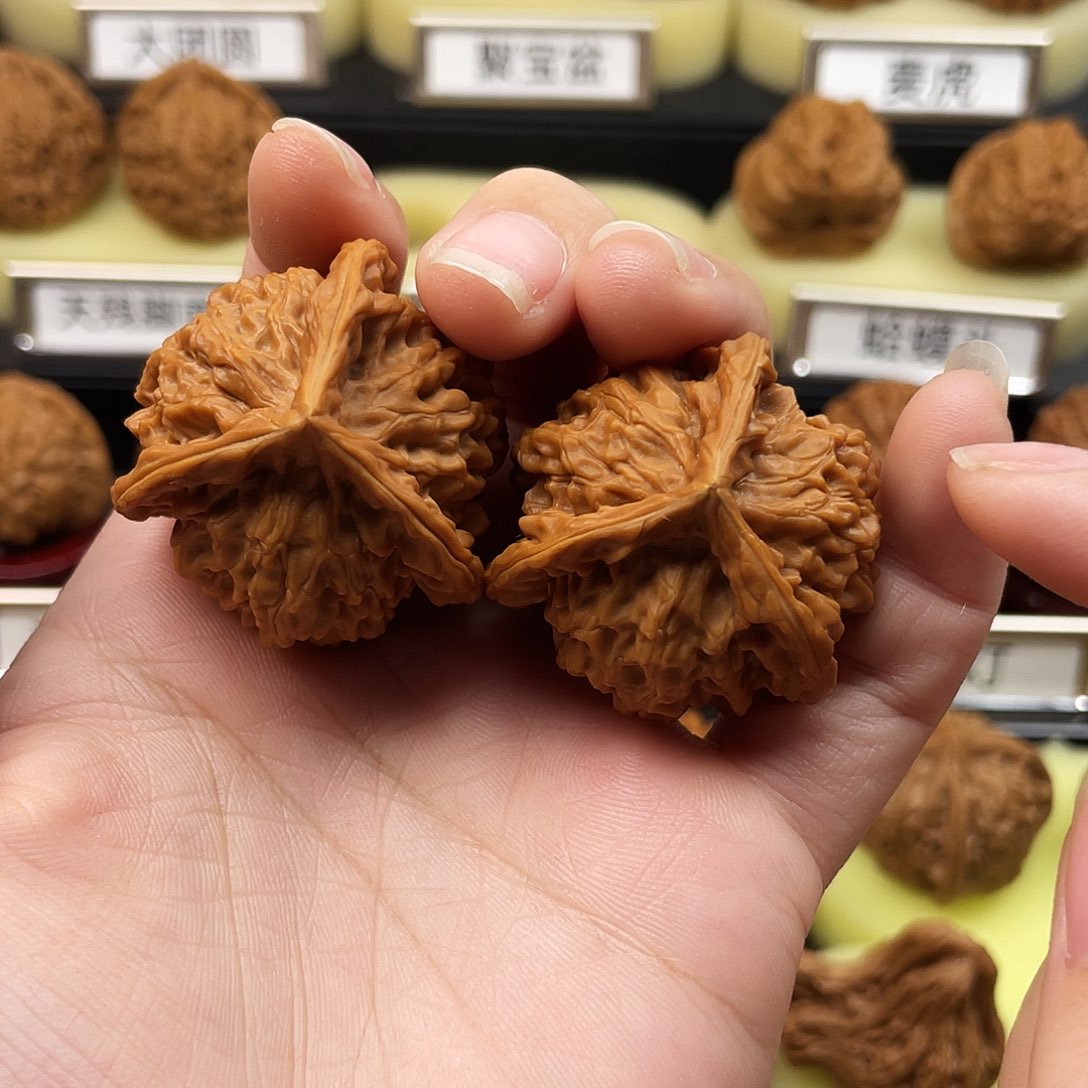 文玩核桃把件?*三棱奔908