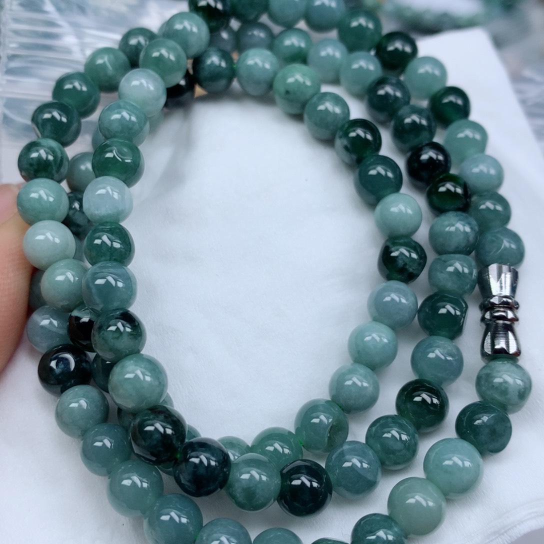 翡翠颈饰未镶嵌手串