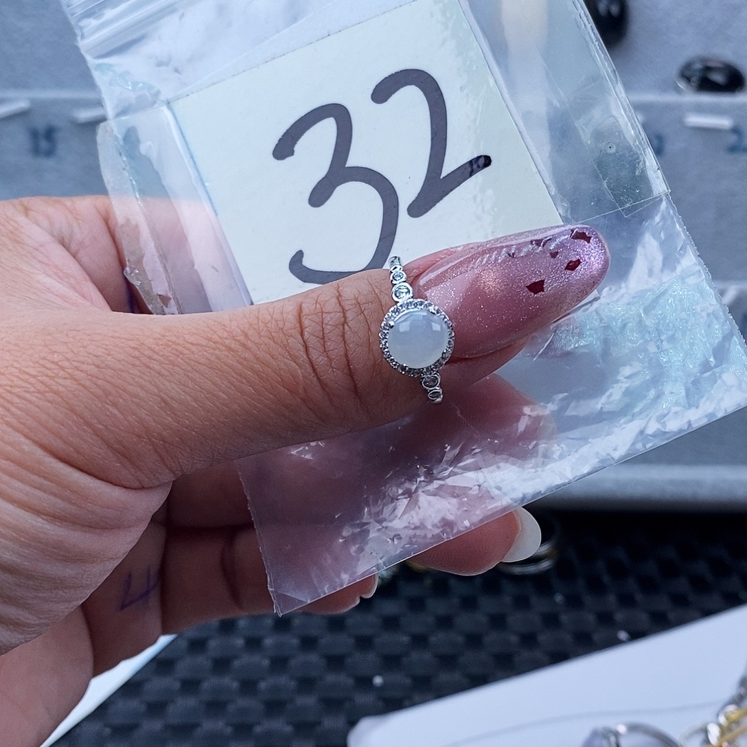 翡翠未镶嵌戒指缅甸