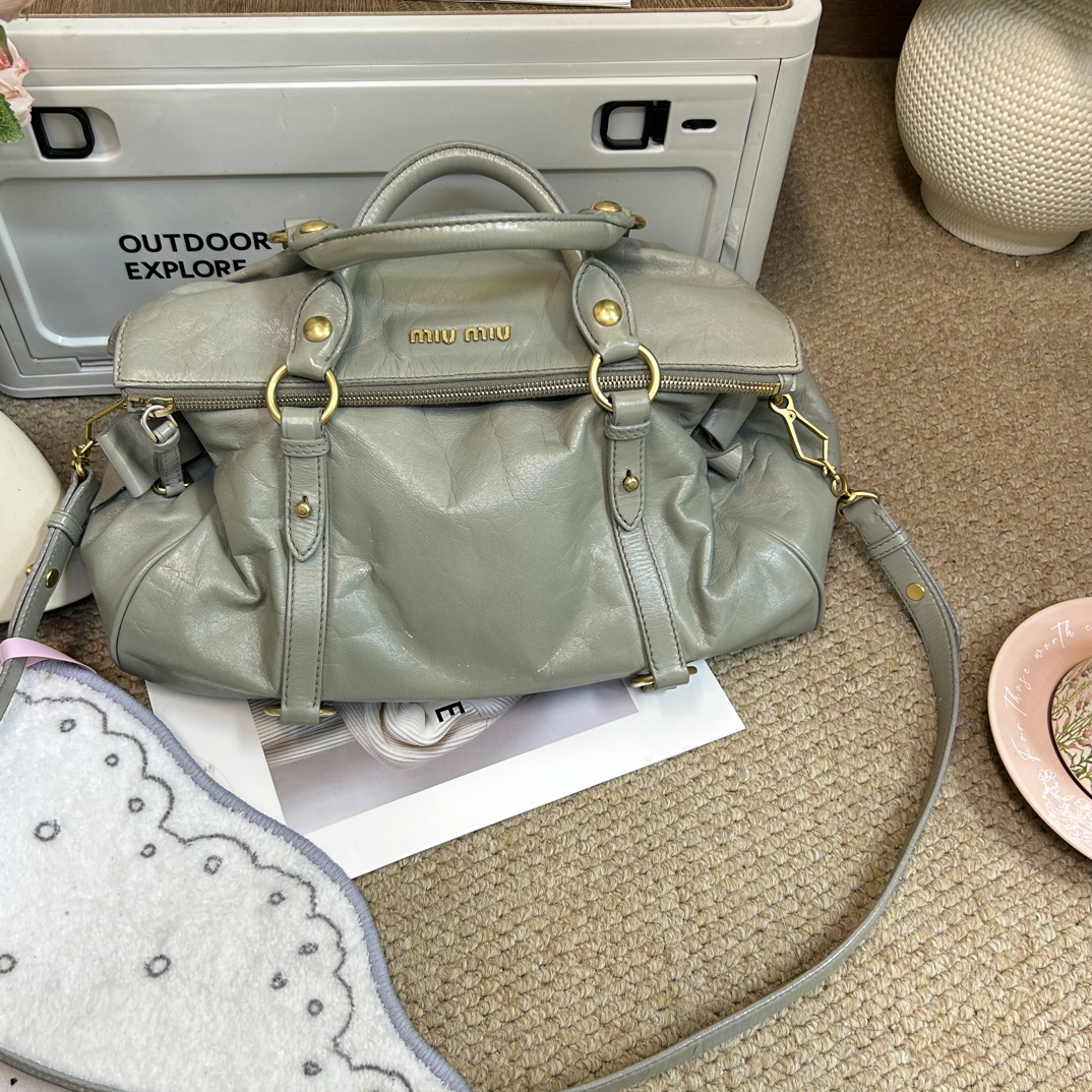 95新 MIU MIU/缪缪 缪缪蝴蝶款中号机车