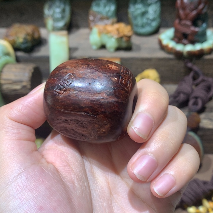 未镶嵌岫岩河磨玉（透闪石质玉）挂件
