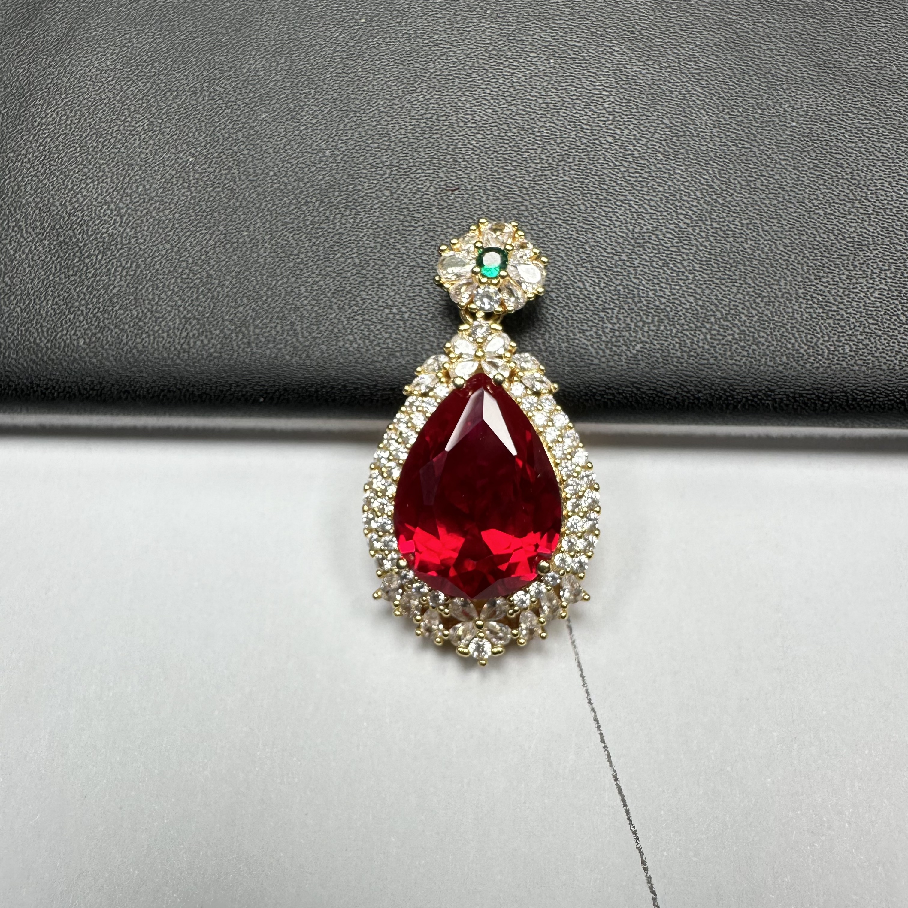 幻彩 B197 水滴设计款吊坠 多样性发货