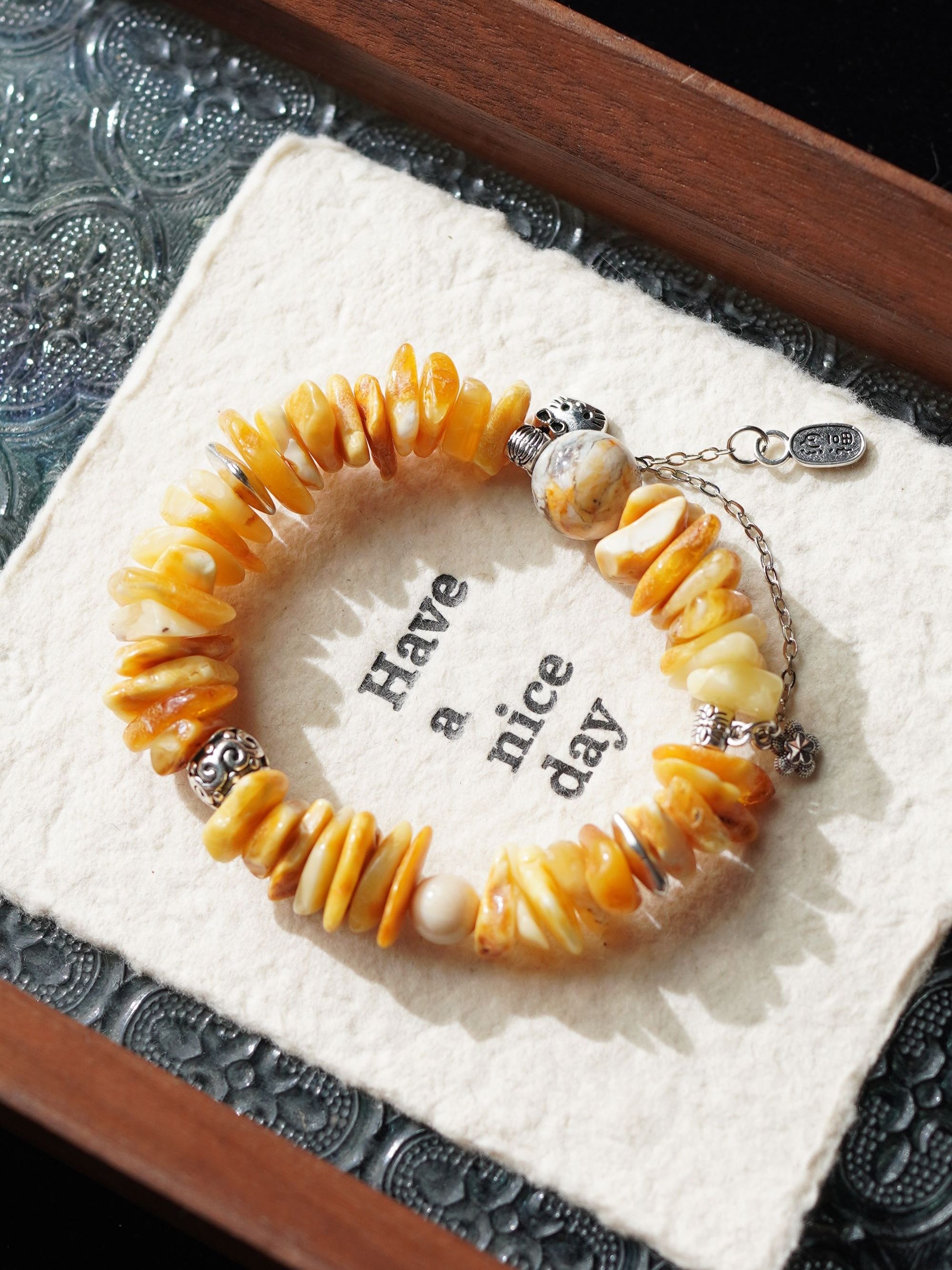 满庭芳 天然蜜蜡随形珠顶珠13mm单圈手串