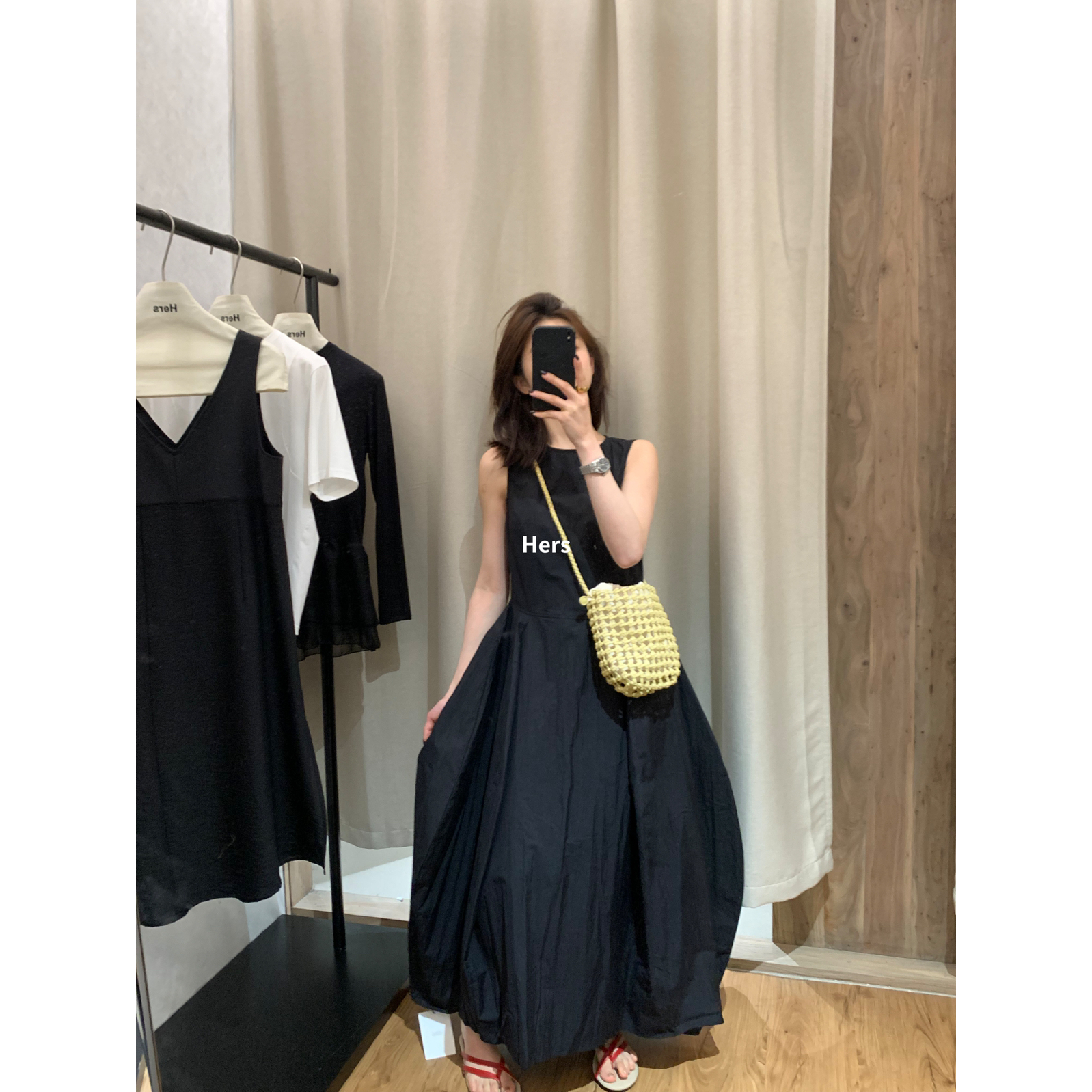 夏上新！简约极简气质设计感花苞无袖长款连衣裙