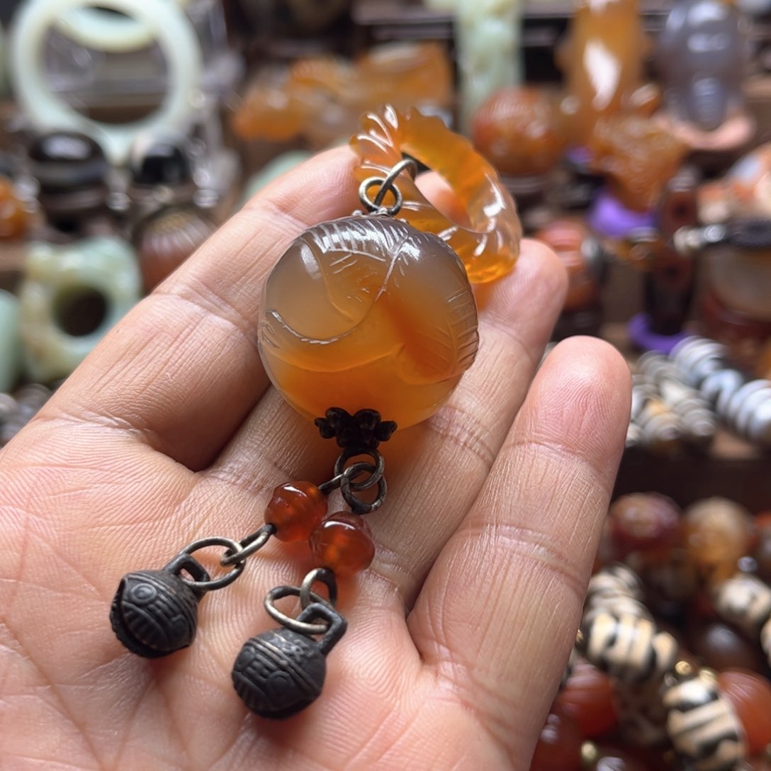 玛瑙/玉髓车挂合金