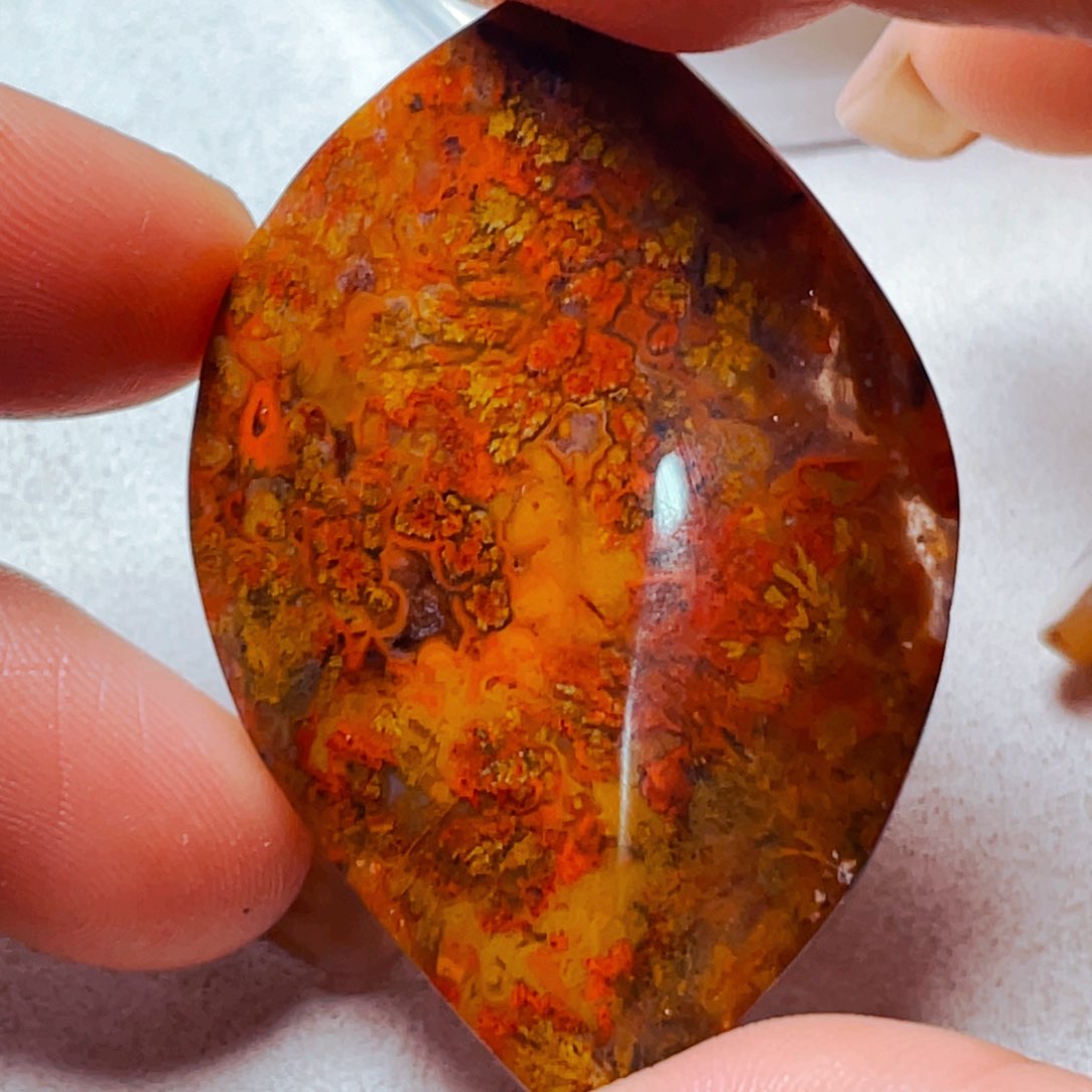 未镶嵌颈饰玛瑙/玉髓采**语