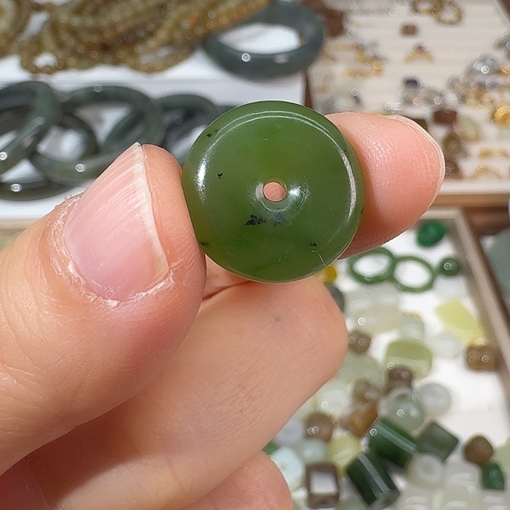 和田玉（碧玉）未镶嵌颈饰