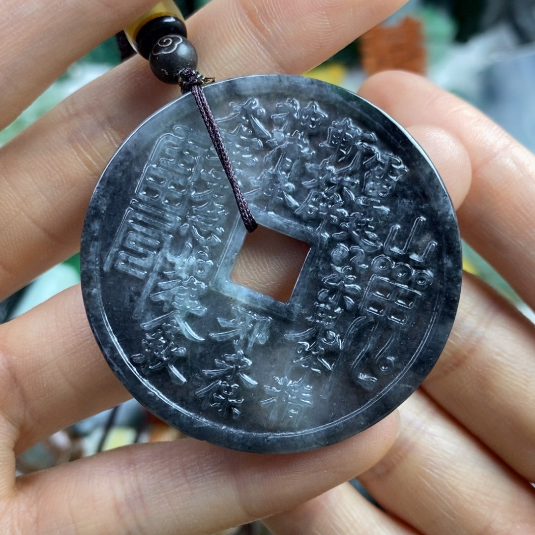 翡翠颈饰未镶嵌吊坠