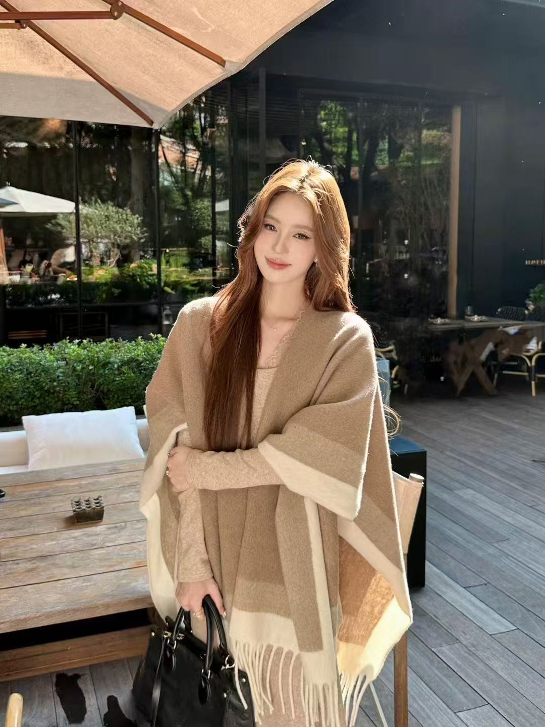 法式气质温柔风披肩修身显瘦针织连衣裙慵懒风早秋套装