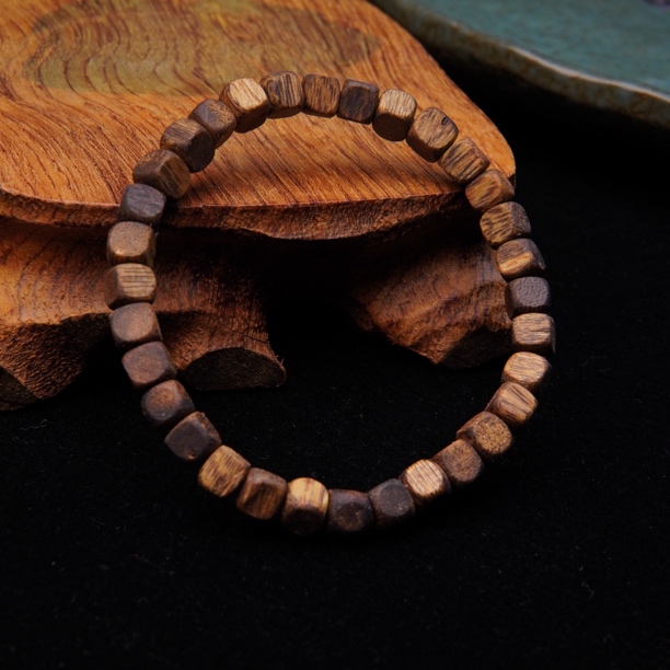 沉香天然沉香 高油高密度 方糖随型手串