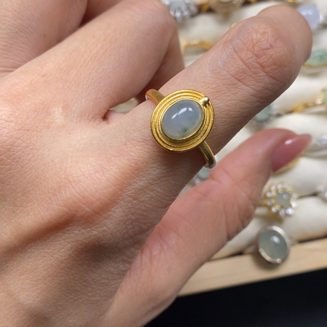 翡翠颈饰未镶嵌日****J翡翠