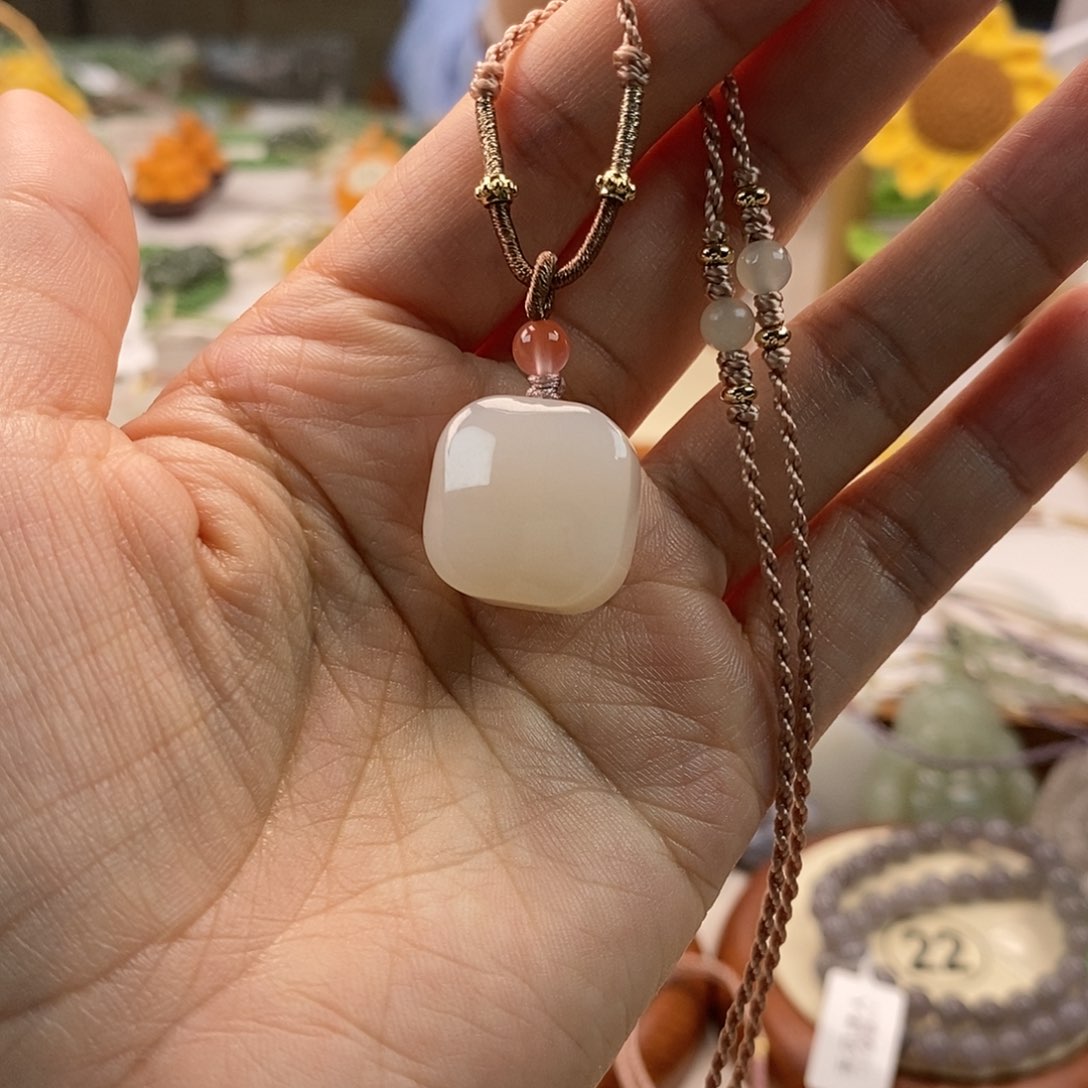 和田玉吊坠(不含链)未镶嵌