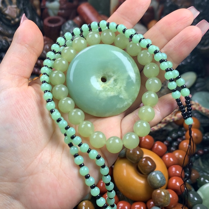 蛇纹石玉未镶嵌珠宝奇石