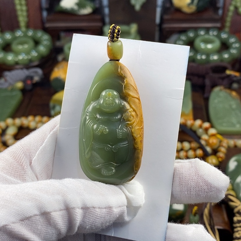 【闪购商品】岫岩河磨玉（透闪石质玉）颈饰未镶嵌斑****。