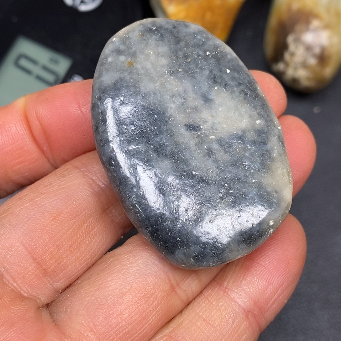 和田玉未镶嵌珠宝奇石