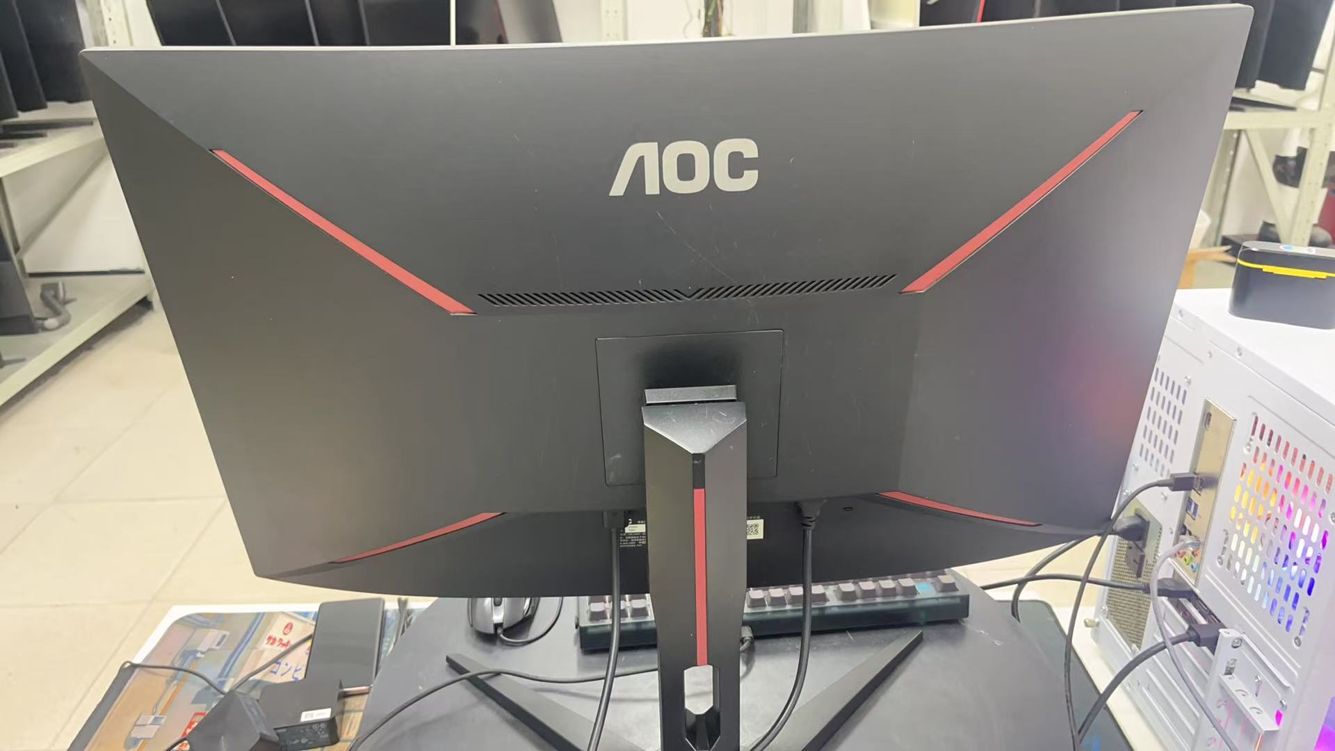 9新 AOC 32寸AOC曲面 1K144
