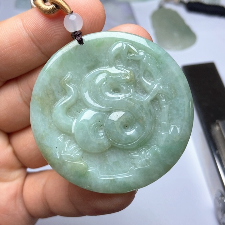 翡翠未镶嵌颈饰翡翠