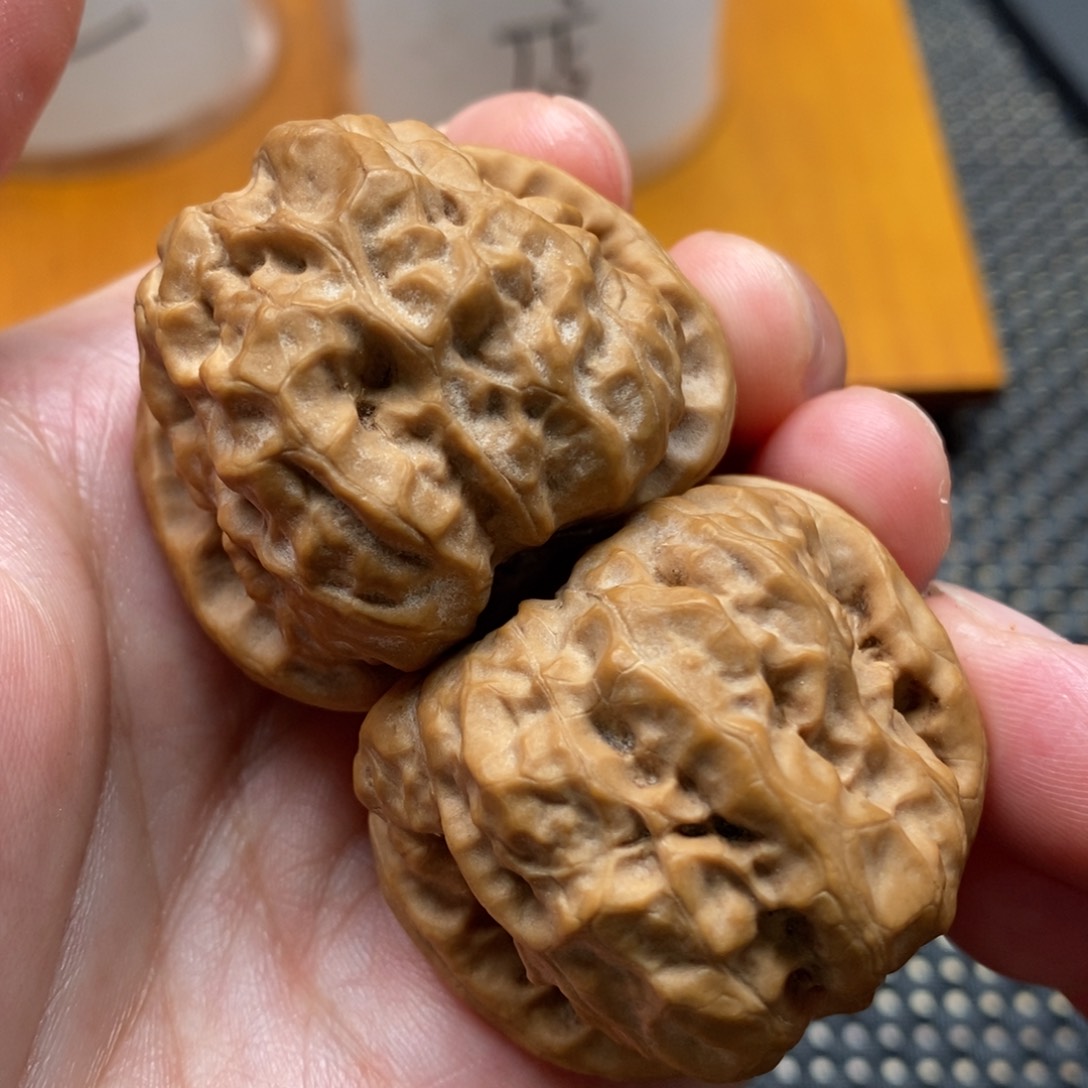 文玩核桃吊坠全品边38左右