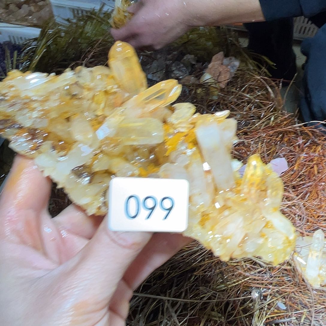 水晶摆件……未镶嵌