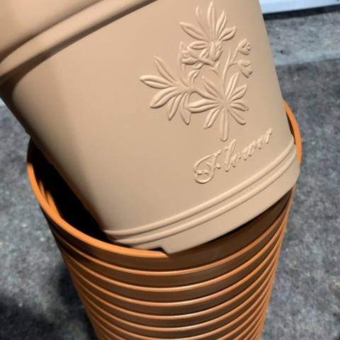 树脂张*子3个中号粉色无托