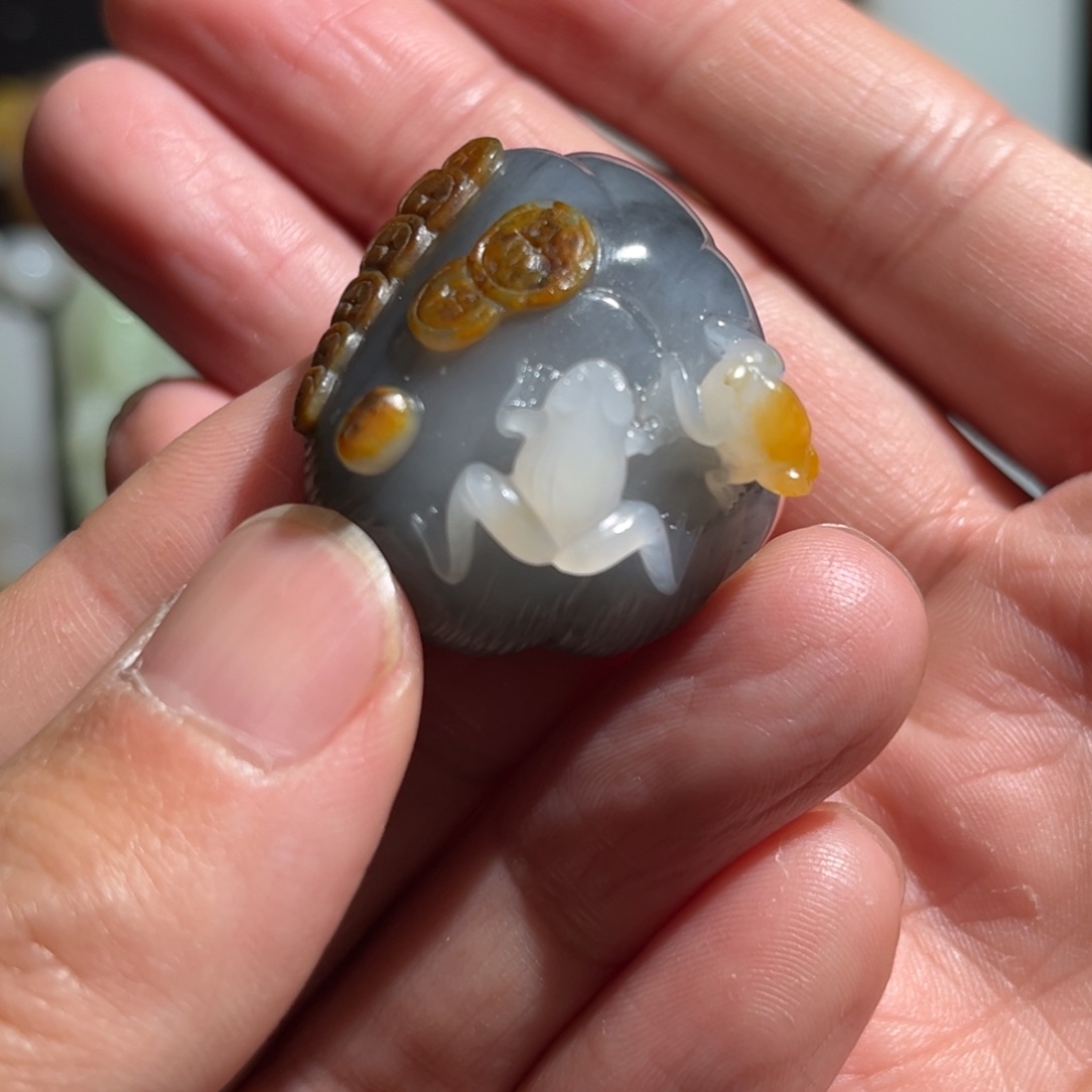 和田玉颈饰未镶嵌老*呱呱