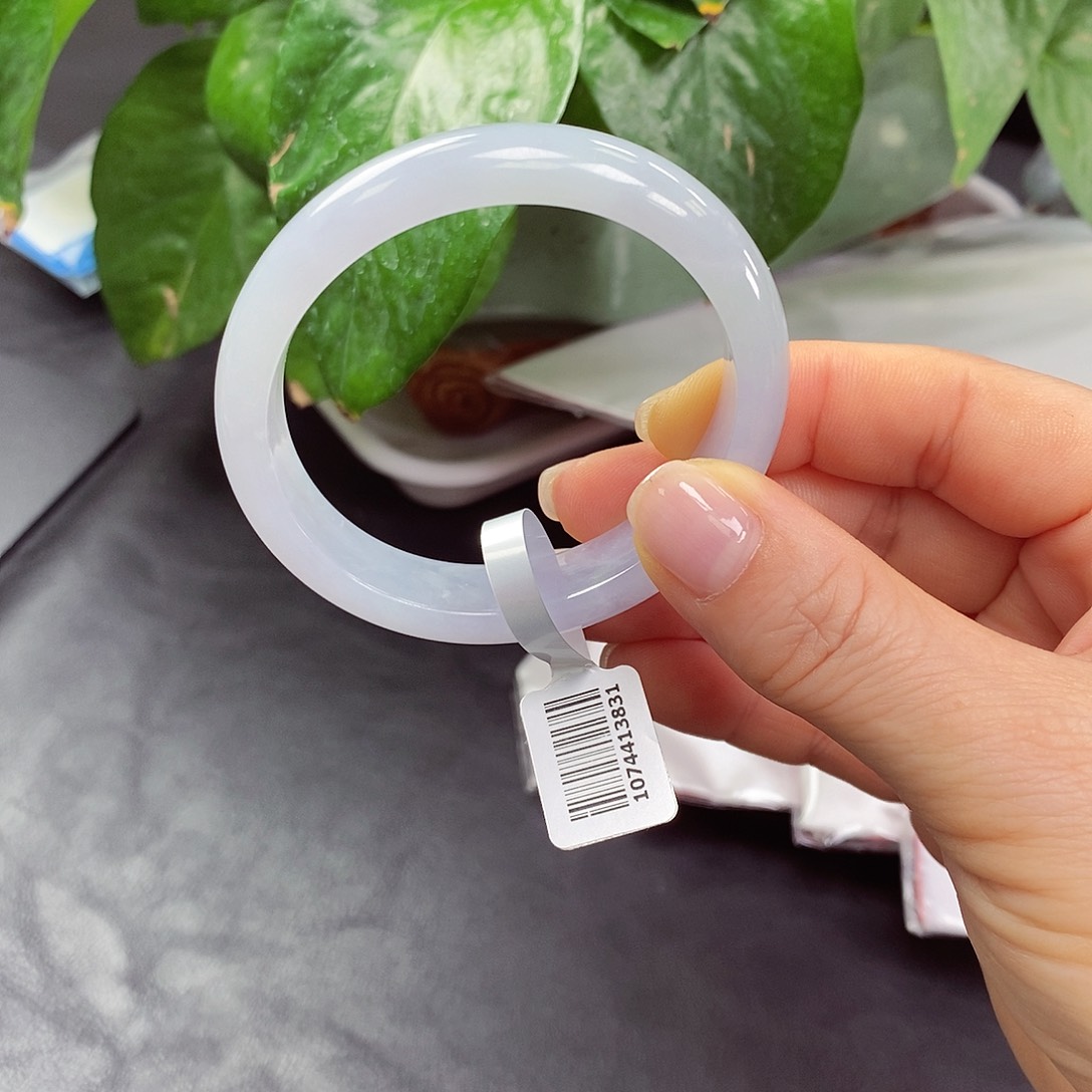 翡翠手镯未镶嵌手镯贵妃