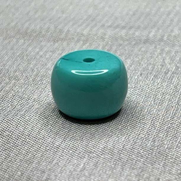 绿松石直切鼓珠，尺寸11.7x8.1mm重2克