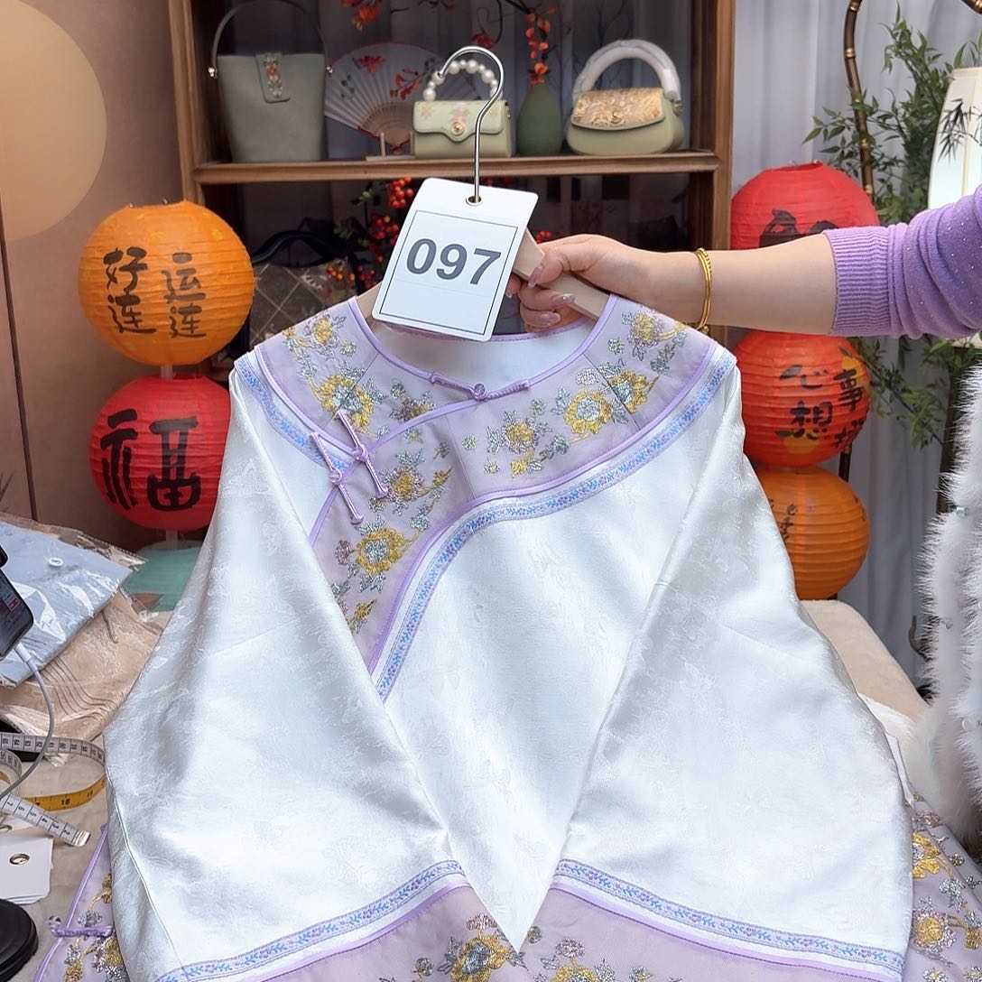 刺绣112胸围斜襟上衣