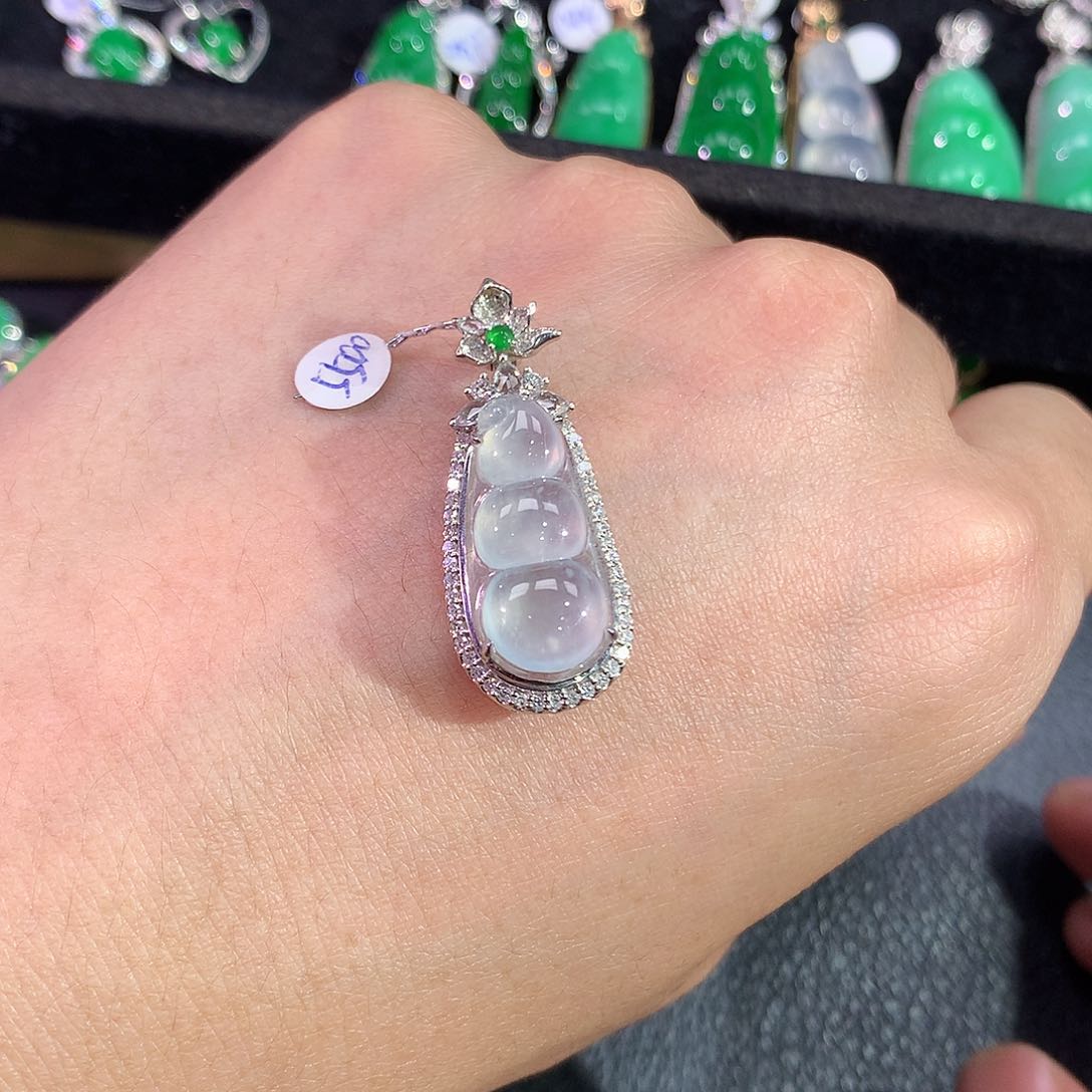 翡翠吊坠(赠链)18K金镶嵌