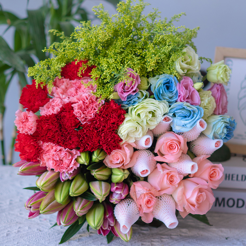 粉玫瑰+百合+康乃馨+洋桔梗1扎+配草 鲜切花