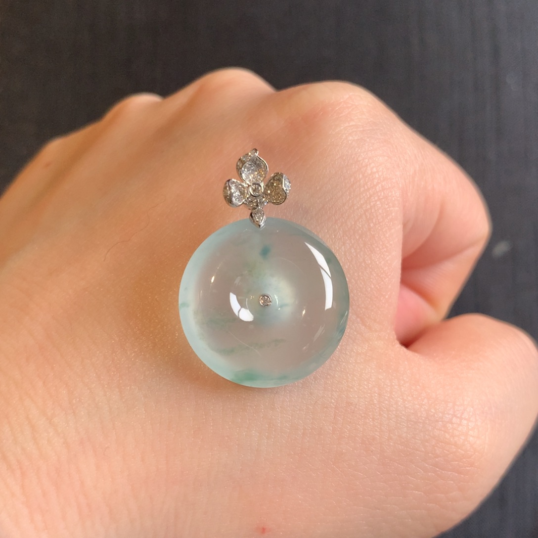 翡翠颈饰18K金镶嵌天然翡翠