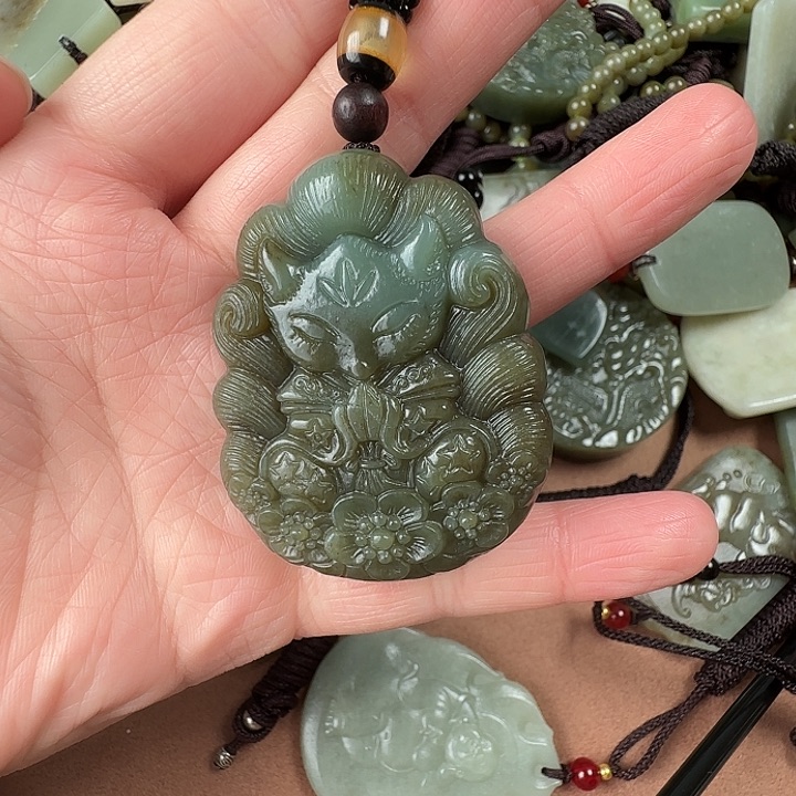 和田玉颈饰未镶嵌