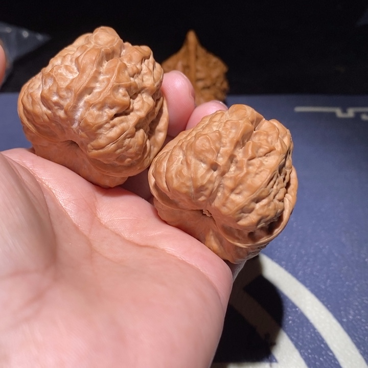 文玩核桃吊坠蛤蟆头