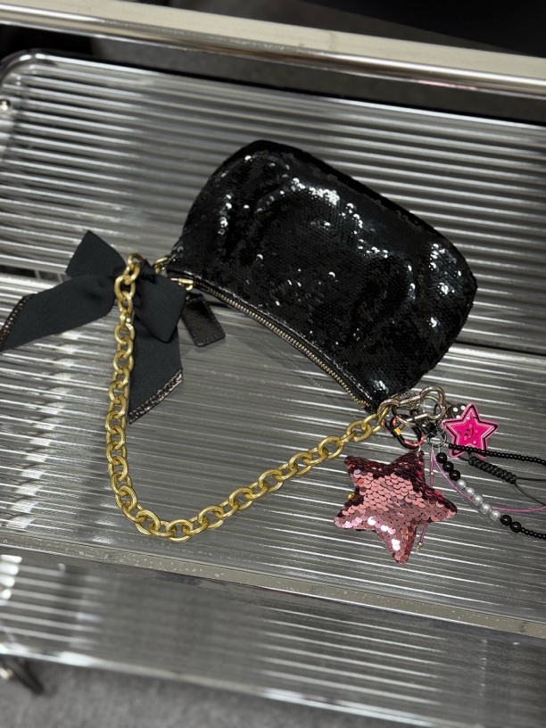 95新 COACH/蔻驰 阿白奢品/ 蔻驰 黑色亮片蝴蝶结手拿包