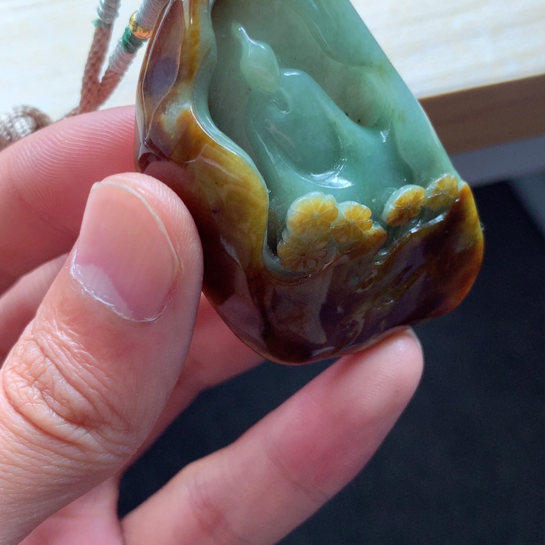 翡翠颈饰未镶嵌吊坠