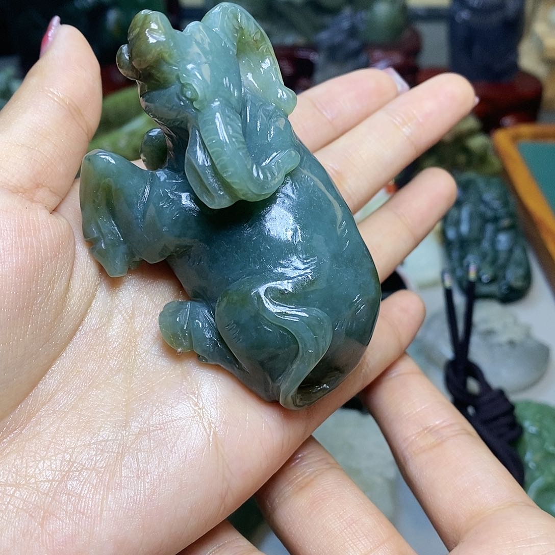 和田玉和田玉未镶嵌长****侠