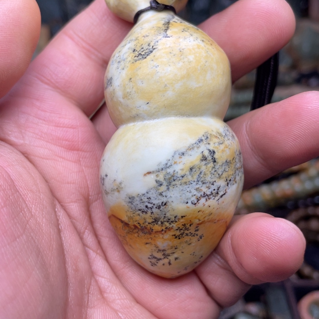 岫岩河磨玉（透闪石质玉）未镶嵌颈饰