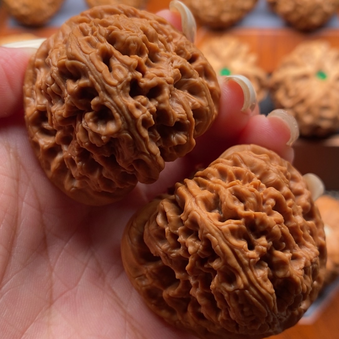 文玩核桃把件43尺全品蚂蚁纹南江石