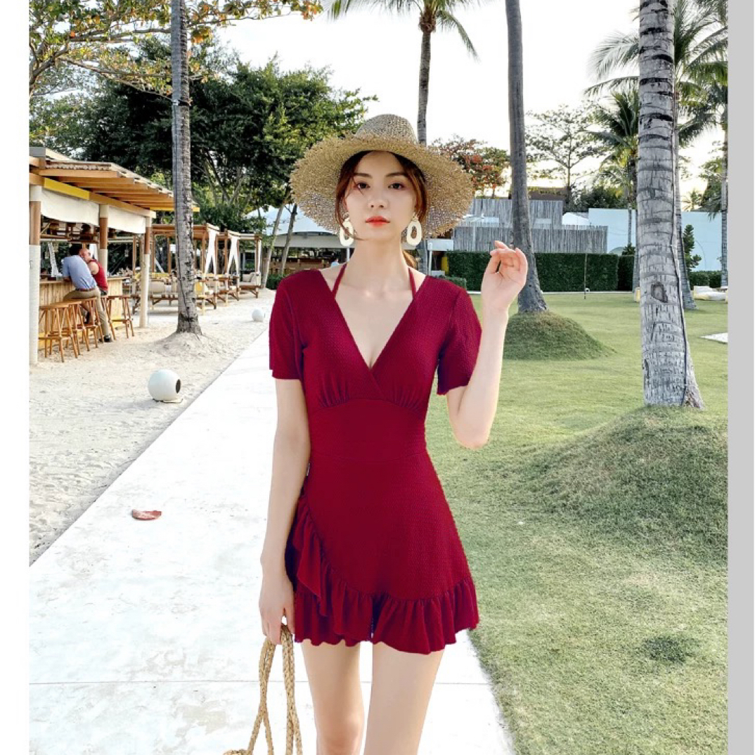 女士连体遮粗手臂遮肉显瘦海边度假温泉酒红显白泳衣