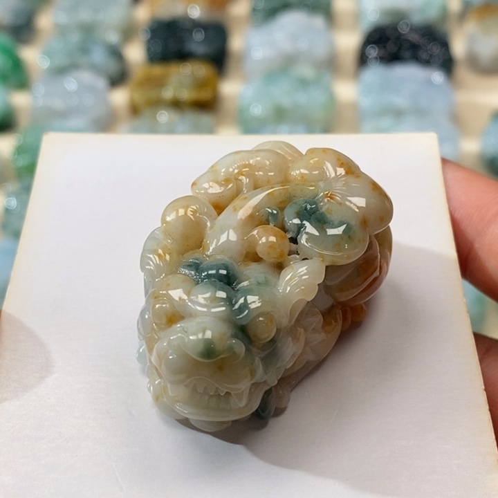 翡翠颈饰未镶嵌天然翡翠貔貅吊坠