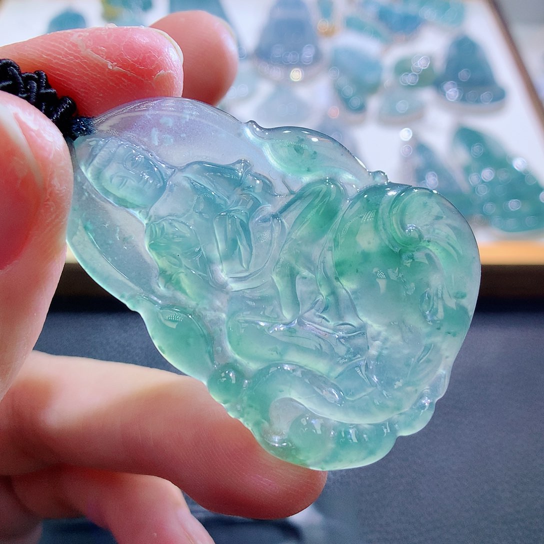 翡翠颈饰未镶嵌翡翠