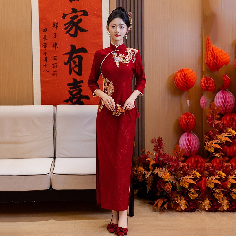 秋冬红色洋气刺绣少女新娘结婚长款旗袍敬酒服中国风回门订婚旗袍