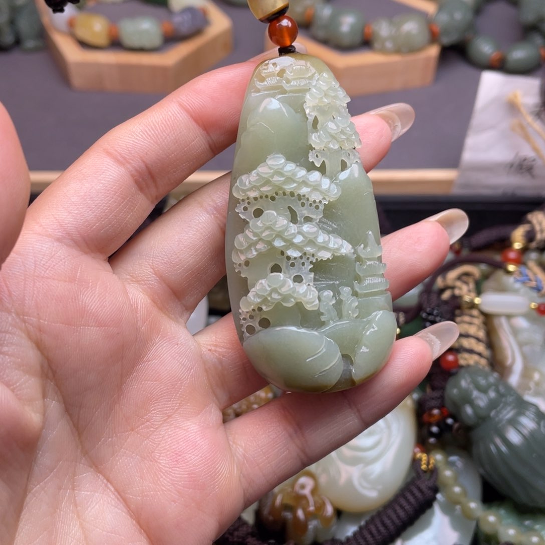 和田玉颈饰未镶嵌