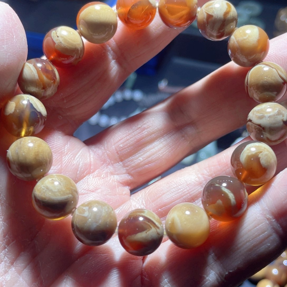 琥珀手串未镶嵌不***饱
