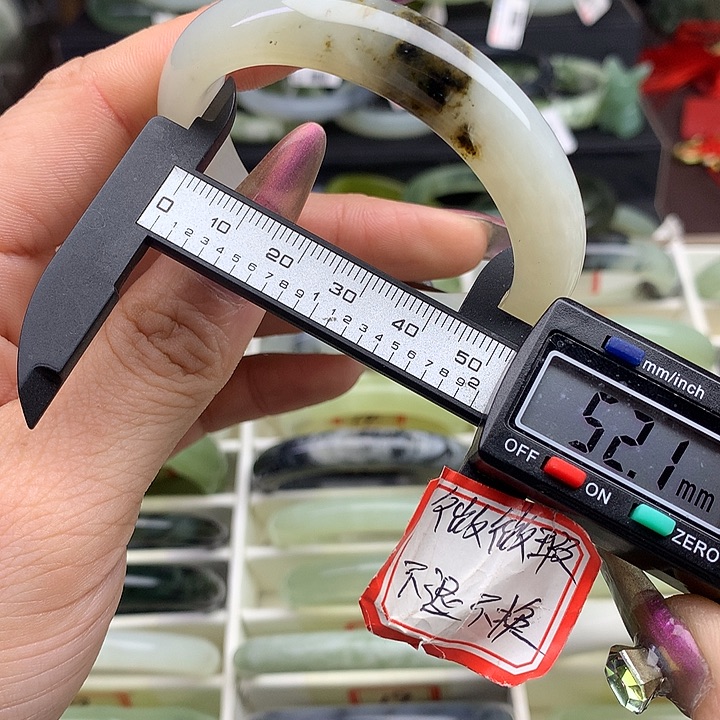 蛇纹石玉手镯未镶嵌32