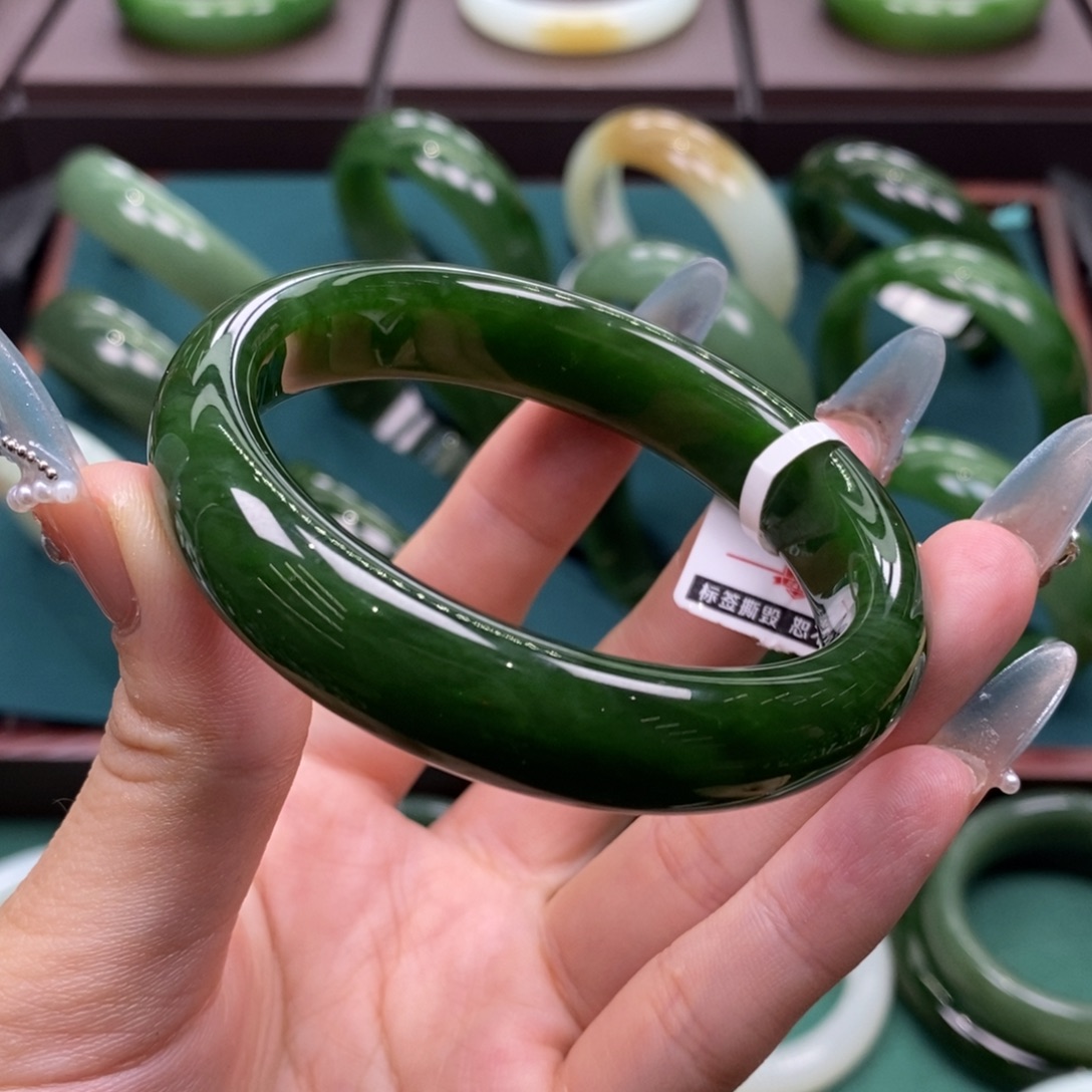 和田玉（碧玉）未镶嵌手镯5657